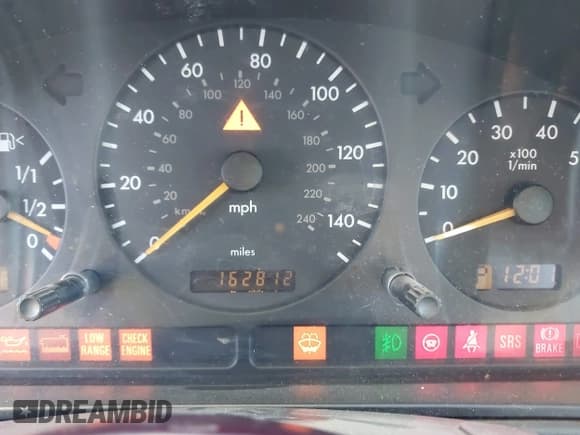 ✅ 2004 Mercedes-Benz M 500 • VIN: 4JGAB75E54A513252 • Lot: 42466562. Listed on IAAI with 162,812 mi. Free auction sales archive from the USA and detailed vehicle history report at DreamBid. Image 7.