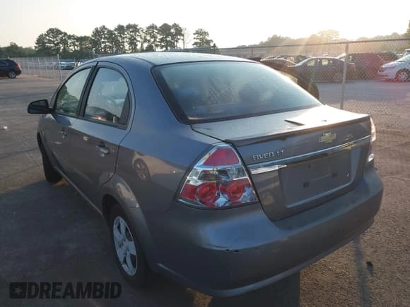 ✅ 2011 Chevrolet Aveo 1LT • VIN: KL1TD5DE9BB211488 • Lot: 42582568. Wystawiony na IAAI z przebiegiem 224 931 mil. Bezpłatny archiwum sprzedaży aukcyjnych z USA i szczegółowy raport historii pojazdu na DreamBid. Zdjęcie 3.
