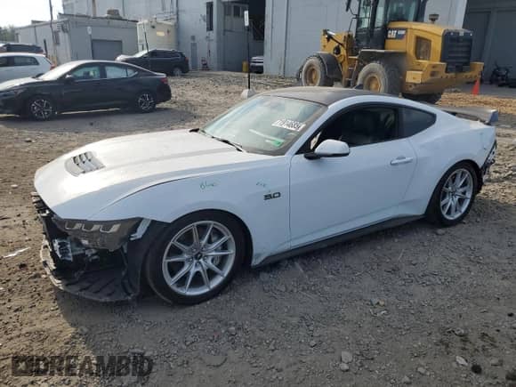 ✅ 2024 Ford Mustang GT • VIN: 1FA6P8CF1R5428380 • Lot: 71914685. Listed on Copart with 4,319 mi. Free auction sales archive from the USA and detailed vehicle history report at DreamBid. Image 1.