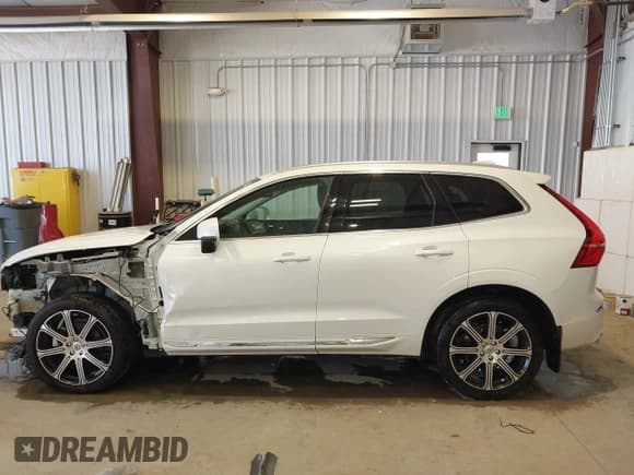 ✅ 2020 Volvo XC60 Inscription • VIN: YV4102RL8L1489868 • Lot: 42873439. Listed on IAAI with 92,829 mi. Free auction sales archive from the USA and detailed vehicle history report at DreamBid. Image 15.