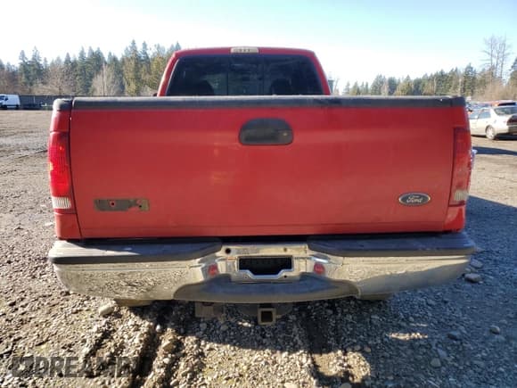 ✅ 2000 Ford F-350 XL • VIN: 1FTSX31F0YEB82614 • Lot: 42646525. Wystawiony na Copart z przebiegiem 172 112 mil. Bezpłatny archiwum sprzedaży aukcyjnych z USA i szczegółowy raport historii pojazdu na DreamBid. Zdjęcie 6.