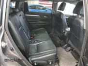 ✅ 2016 Toyota Highlander XLE • VIN: 5TDJKRFH4GS297829 • Лот: 92584035. Опубликован ранее на Copart с пробегом 107 488 миль. Бесплатный доступ к архиву аукционных продаж из США и подробный отчёт об истории автомобиля на DreamBid. Изображение 11.