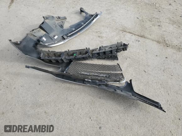 ✅ 2018 Chrysler 300 Limited • VIN: 2C3CCAEGXJH234924 • Lot: 91945285. Listed on Copart with 63,678 mi. Free auction sales archive from the USA and detailed vehicle history report at DreamBid. Image 12.