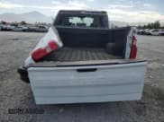 ✅ 2020 Chevrolet Silverado 1500 Custom • VIN: 3GCPWBEFXLG161915 • Lot: 63148565. Wystawiony na Copart z przebiegiem 143 558 mil. Bezpłatny archiwum sprzedaży aukcyjnych z USA i szczegółowy raport historii pojazdu na DreamBid. Zdjęcie 6.