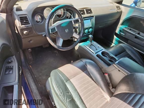 ✅ 2009 Dodge Challenger R/T • VIN: 2B3LJ54T39H588174 • Лот: 63141735. Опубликован ранее на Copart с пробегом 109 095 миль. Бесплатный доступ к архиву аукционных продаж из США и подробный отчёт об истории автомобиля на DreamBid. Изображение 8.