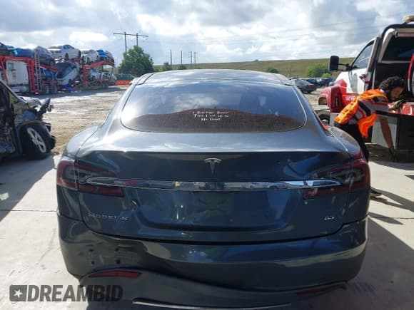 ✅ 2013 Tesla Model S • VIN: 5YJSA1CN9DFP12064 • Lot: 43811297. Wystawiony na IAAI z przebiegiem 157 494 mil. Bezpłatny archiwum sprzedaży aukcyjnych z USA i szczegółowy raport historii pojazdu na DreamBid. Zdjęcie 16.