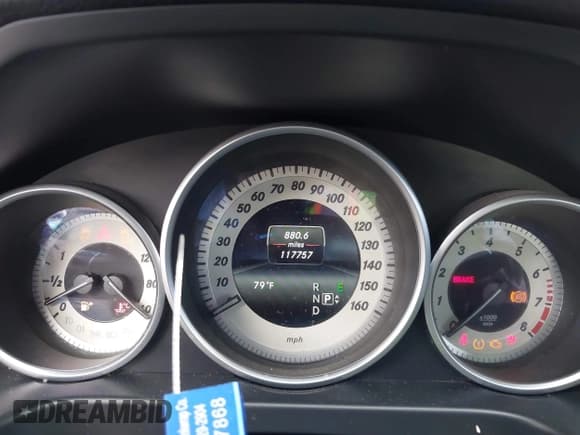 ✅ 2016 Mercedes-Benz E 350 Sport • VIN: WDDHF5KB5GB221188 • Lot: 43441719. Listed on IAAI with 117,757 mi. Free auction sales archive from the USA and detailed vehicle history report at DreamBid. Image 7.