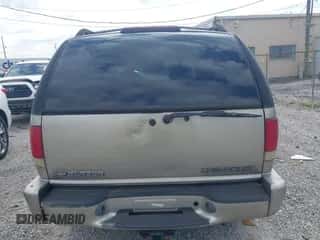 2002 Chevrolet Blazer LS z VIN 1GNDT13W22K135560, wystawiony jako IAAI lot #43381193 z przebiegiem 169 980 mil mil oraz . Historia ofert i sprzedaży dostępna na DreamBid. Obrazek 6.