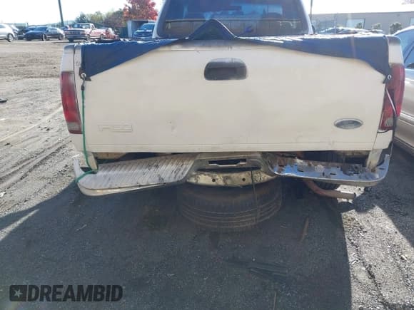 ✅ 1998 Ford F-150 • VIN: 1FTZF1720WNB95970 • Lot: 43591109. Wystawiony na IAAI z przebiegiem 190 321 mil. Bezpłatny archiwum sprzedaży aukcyjnych z USA i szczegółowy raport historii pojazdu na DreamBid. Zdjęcie 6.