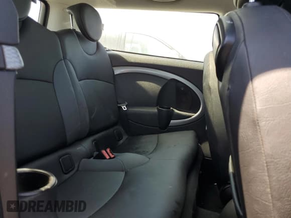 ✅ 2010 MINI Clubman S • VIN: WMWMM3C54ATZ33055 • Lot: 65428775. Listed on Copart with 111,294 mi. Free auction sales archive from the USA and detailed vehicle history report at DreamBid. Image 10.