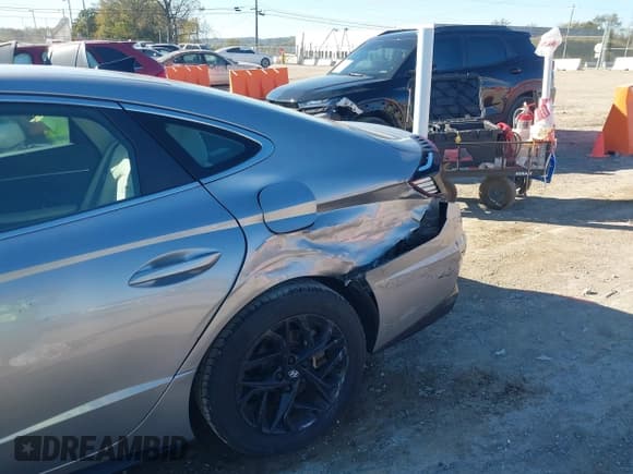 ✅ 2021 Hyundai Sonata SEL • VIN: KMHL64JA2MA152111 • Lot: 43457598. Listed on IAAI with 73,525 mi. Free auction sales archive from the USA and detailed vehicle history report at DreamBid. Image 6.