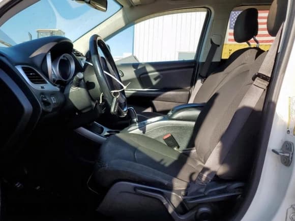 ✅ 2018 Dodge Journey SE • VIN: 3C4PDCAB4JT490872 • Lot: 84001915. Wystawiony na Copart z przebiegiem 123 784 mil. Bezpłatny archiwum sprzedaży aukcyjnych z USA i szczegółowy raport historii pojazdu na DreamBid. Zdjęcie 7.