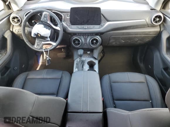 ✅ 2023 Chevrolet Blazer LT • VIN: 3GNKBJRS2PS133768 • Лот: 93318545. Опубликован ранее на Copart с пробегом Не указан. Бесплатный доступ к архиву аукционных продаж из США и подробный отчёт об истории автомобиля на DreamBid. Изображение 8.