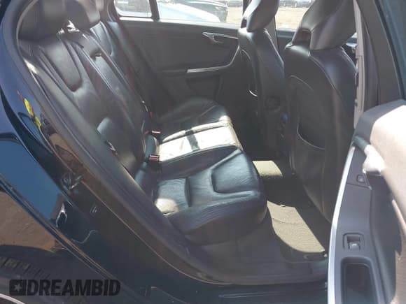 ✅ 2012 Volvo S60 T5 • VIN: YV1622FS4C2119147 • Lot: 43239923. Wystawiony na IAAI z przebiegiem 171 696 mil. Bezpłatny archiwum sprzedaży aukcyjnych z USA i szczegółowy raport historii pojazdu na DreamBid. Zdjęcie 8.