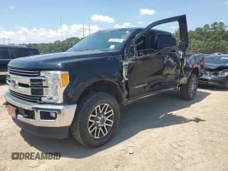 ✅ 2017 Ford F-250 Lariat • VIN: 1FT7W2BT2HEB63733 • Lot: 81651305. Wystawiony na Copart z przebiegiem 137 626 mil. Bezpłatny archiwum sprzedaży aukcyjnych z USA i szczegółowy raport historii pojazdu na DreamBid. Zdjęcie 1.