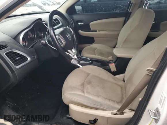 ✅ 2011 Dodge Avenger Mainstreet • VIN: 1B3BD1FB4BN561739 • Лот: 74820324. Опубликован ранее на Copart с пробегом 191 788 миль. Бесплатный доступ к архиву аукционных продаж из США и подробный отчёт об истории автомобиля на DreamBid. Изображение 7.