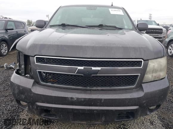 ✅ 2010 Chevrolet Suburban LT • VIN: 1GNUKJE38AR290321 • Lot: 43301641. Wystawiony na IAAI z przebiegiem 214 815 mil. Bezpłatny archiwum sprzedaży aukcyjnych z USA i szczegółowy raport historii pojazdu na DreamBid. Zdjęcie 13.