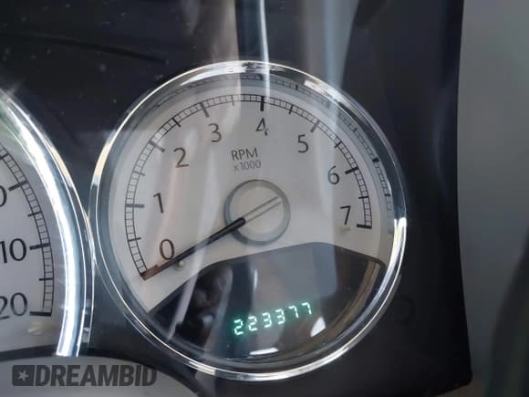 ✅ 2009 Chrysler Aspen Limited • VIN: 1A8HW58P59F708957 • Lot: 41521948. Wystawiony na IAAI z przebiegiem 223 377 mil. Bezpłatny archiwum sprzedaży aukcyjnych z USA i szczegółowy raport historii pojazdu na DreamBid. Zdjęcie 7.