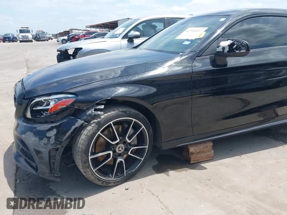 ✅ 2019 Mercedes-Benz C 300 • VIN: WDDWJ8DBXKF827124 • Lot: 42391477. Listed on IAAI with 72,546 mi. Free auction sales archive from the USA and detailed vehicle history report at DreamBid. Image 18.