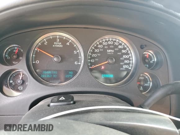 ✅ 2014 Chevrolet Suburban LT • VIN: 1GNSCJE00ER185661 • Лот: 82712675. Опубликован ранее на Copart с пробегом 101 363 миль. Бесплатный доступ к архиву аукционных продаж из США и подробный отчёт об истории автомобиля на DreamBid. Изображение 9.