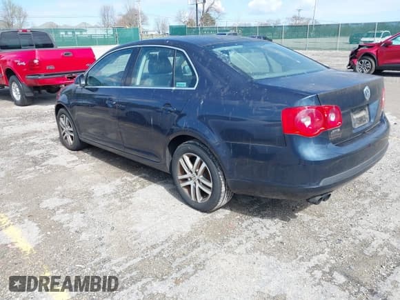 ✅ 2006 Volkswagen Jetta 2.5L • VIN: 3VWRF71K76M625318 • Лот: 41872926. Опубликован ранее на IAAI с пробегом 69 892 миль. Бесплатный доступ к архиву аукционных продаж из США и подробный отчёт об истории автомобиля на DreamBid. Изображение 3.