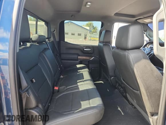 ✅ 2019 Chevrolet Silverado 1500 LT • VIN: 1GCUYDED9KZ155884 • Lot: 82394165. Wystawiony na Copart z przebiegiem 69 120 mil. Bezpłatny archiwum sprzedaży aukcyjnych z USA i szczegółowy raport historii pojazdu na DreamBid. Zdjęcie 10.