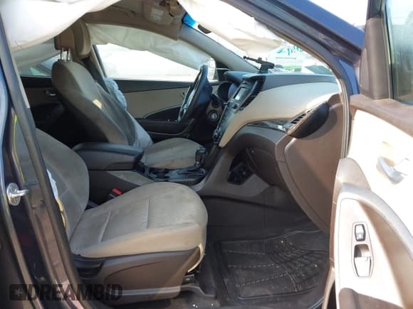 ✅ 2018 Hyundai Santa Fe 2.4L • VIN: 5NMZT3LB2JH092677 • Лот: 42033763. Опубликован ранее на IAAI с пробегом 158 039 миль. Бесплатный доступ к архиву аукционных продаж из США и подробный отчёт об истории автомобиля на DreamBid. Изображение 5.