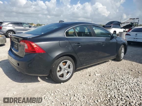 ✅ 2013 Volvo S60 T5 Premier • VIN: YV1612FS8D2185589 • Lot: 58694315. Listed on Copart with 130,091 mi. Free auction sales archive from the USA and detailed vehicle history report at DreamBid. Image 3.