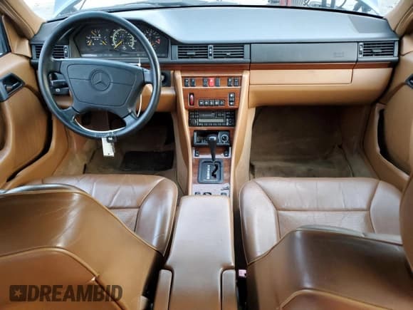 ✅ 1994 Mercedes-Benz E 320 • VIN: WDBEA32E8RC106431 • Лот: 85456254. Опубликован ранее на Copart с пробегом Не указан. Бесплатный доступ к архиву аукционных продаж из США и подробный отчёт об истории автомобиля на DreamBid. Изображение 8.