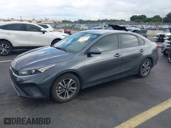 ✅ 2024 Kia Forte LXS • VIN: 3KPF24AD0RE827708 • Lot: 43574074. Wystawiony na IAAI z przebiegiem 15 276 mil. Bezpłatny archiwum sprzedaży aukcyjnych z USA i szczegółowy raport historii pojazdu na DreamBid. Zdjęcie 2.