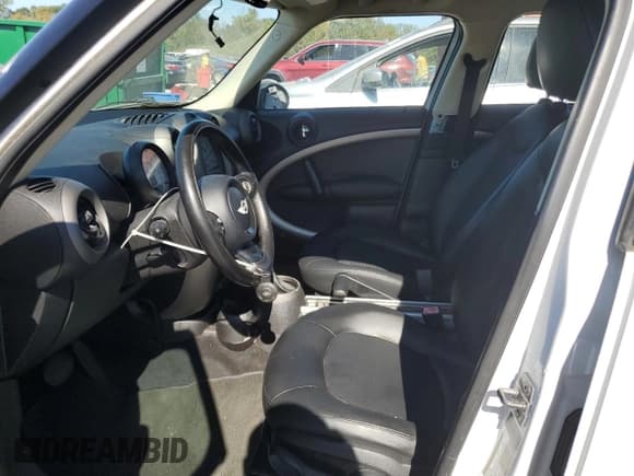 ✅ 2012 MINI Countryman • VIN: WMWZB3C5XCWM04996 • Lot: 82468855. Listed on Copart with 194,000 mi. Free auction sales archive from the USA and detailed vehicle history report at DreamBid. Image 7.