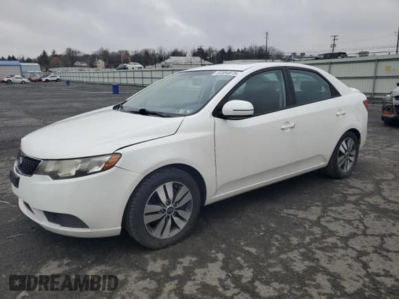 ✅ 2013 Kia Forte EX • VIN: KNAFU4A25D5671305 • Lot: 92894875. Wystawiony na Copart z przebiegiem 79 805 mil. Bezpłatny archiwum sprzedaży aukcyjnych z USA i szczegółowy raport historii pojazdu na DreamBid. Zdjęcie 1.
