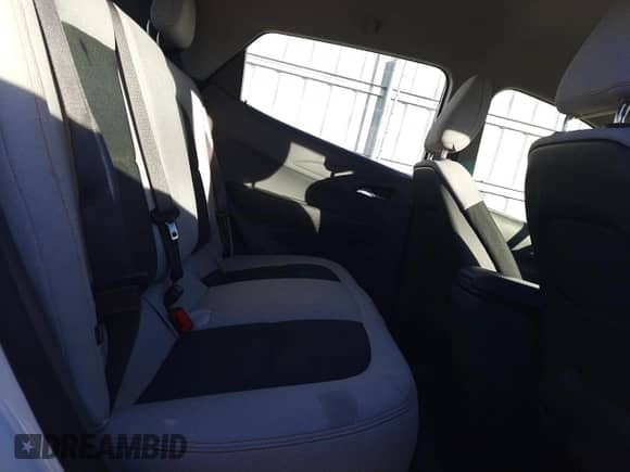 2017 Chevrolet Bolt EV LT z VIN 1G1FW6S05H4149106, wystawiony jako Copart lot #80411933 z przebiegiem 66 814 mil mil oraz . Historia ofert i sprzedaży dostępna na DreamBid. Obrazek 10.