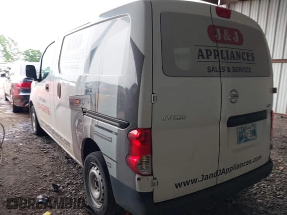 ✅ 2015 Nissan NV200 SV • VIN: 3N6CM0KNXFK727638 • Lot: 42492497. Listed on IAAI with 255,172 mi. Free auction sales archive from the USA and detailed vehicle history report at DreamBid. Image 3.