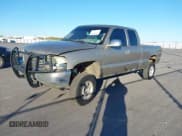 ✅ 2002 GMC Sierra 1500 SLE • VIN: 2GTEC19V221417144 • Лот: 43571358. Опубликован ранее на IAAI с пробегом 137 971 миль. Бесплатный доступ к архиву аукционных продаж из США и подробный отчёт об истории автомобиля на DreamBid. Изображение 2.