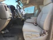 ✅ 2018 Chevrolet Silverado 1500 Custom • VIN: 1GCRCPEC4JZ319859 • Lot: 91037375. Wystawiony na Copart z przebiegiem 122 464 mil. Bezpłatny archiwum sprzedaży aukcyjnych z USA i szczegółowy raport historii pojazdu na DreamBid. Zdjęcie 7.