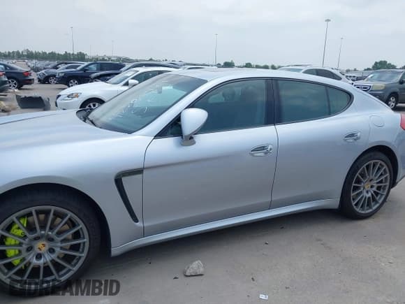 ✅ 2014 Porsche Panamera S E-Hybrid • VIN: WP0AD2A78EL044673 • Lot: 42288484. Wystawiony na IAAI z przebiegiem 108 880 mil. Bezpłatny archiwum sprzedaży aukcyjnych z USA i szczegółowy raport historii pojazdu na DreamBid. Zdjęcie 6.