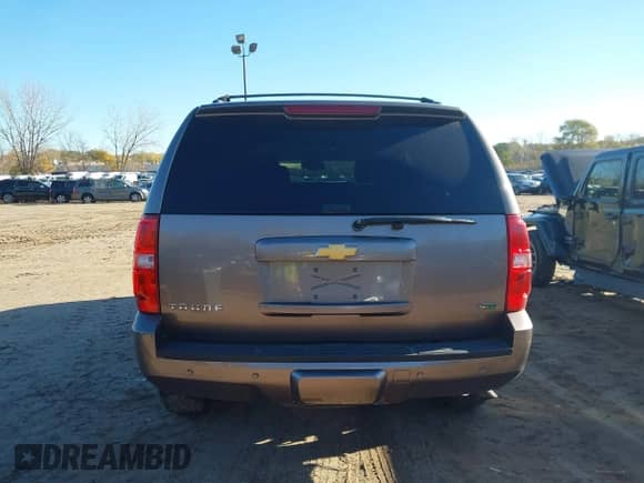 2012 Chevrolet Tahoe LT с VIN 1GNSKBE02CR307961, выставлен на аукционе IAAI как лот 43610744 с пробегом 181 213 миль миль и . История ставок и продаж доступна на DreamBid. Изображение 16.