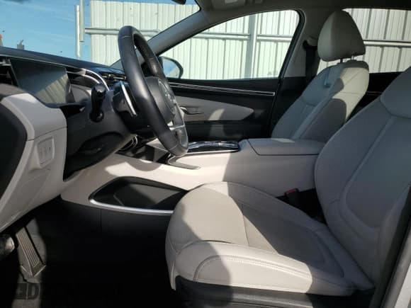 ✅ 2024 Hyundai Tucson Limited • VIN: 5NMJE3DE3RH358140 • Lot: 77033954. Wystawiony na Copart z przebiegiem 11 696 mil. Bezpłatny archiwum sprzedaży aukcyjnych z USA i szczegółowy raport historii pojazdu na DreamBid. Zdjęcie 7.