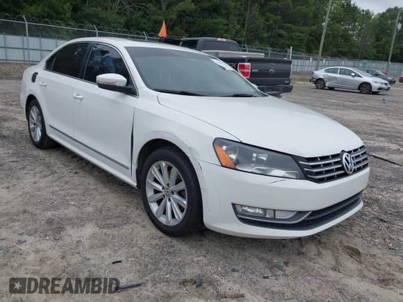 ✅ 2013 Volkswagen Passat SEL • VIN: 1VWCP7A37DC070316 • Lot: 42920334. Listed on IAAI with 211,425 mi. Free auction sales archive from the USA and detailed vehicle history report at DreamBid. Image 6.