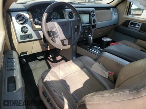 ✅ 2013 Ford F-150 XLT • VIN: 1FTFX1CF8DFB77250 • Lot: 81562845. Wystawiony na Copart z przebiegiem 200 317 mil. Bezpłatny archiwum sprzedaży aukcyjnych z USA i szczegółowy raport historii pojazdu na DreamBid. Zdjęcie 8.