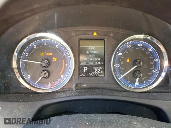 ✅ 2017 Toyota Corolla SE • VIN: 5YFBURHEXHP675700 • Лот: 86258185. Опубликован ранее на Copart с пробегом 98 200 миль. Бесплатный доступ к архиву аукционных продаж из США и подробный отчёт об истории автомобиля на DreamBid. Изображение 9.