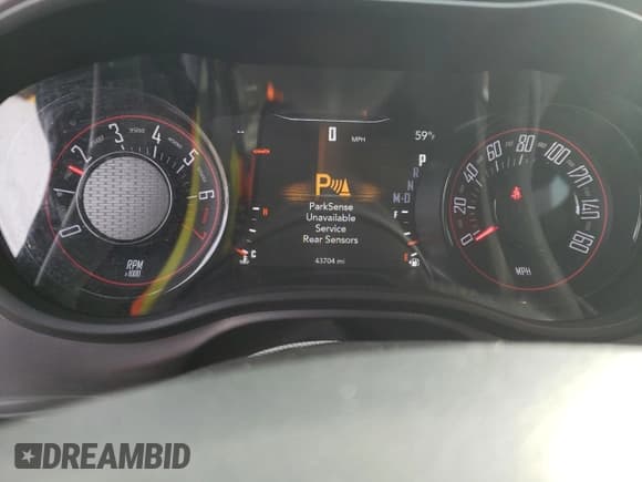 ✅ 2022 Dodge Challenger SXT • VIN: 2C3CDZGGXNH156756 • Lot: 78915354. Wystawiony na Copart z przebiegiem 43 704 mil. Bezpłatny archiwum sprzedaży aukcyjnych z USA i szczegółowy raport historii pojazdu na DreamBid. Zdjęcie 9.