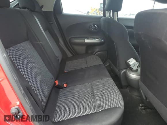 ✅ 2015 Nissan Juke SV • VIN: JN8AF5MR2FT503646 • Lot: 81220565. Wystawiony na Copart z przebiegiem 108 021 mil. Bezpłatny archiwum sprzedaży aukcyjnych z USA i szczegółowy raport historii pojazdu na DreamBid. Zdjęcie 10.