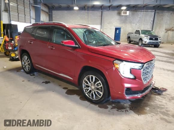 ✅ 2022 GMC Terrain Denali • VIN: 3GKALXEV7NL200204 • Lot: 85269485. Wystawiony na Copart z przebiegiem 48 162 mil. Bezpłatny archiwum sprzedaży aukcyjnych z USA i szczegółowy raport historii pojazdu na DreamBid. Zdjęcie 4.