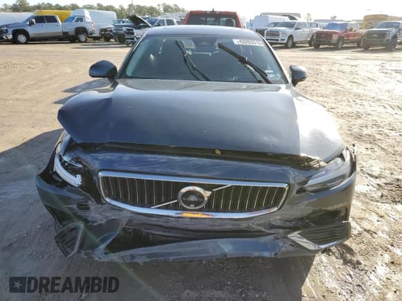✅ 2023 Volvo S60 • VIN: 7JRH60FFXPG238485 • Lot: 43203315. Wystawiony na Copart z przebiegiem 24 960 mil. Bezpłatny archiwum sprzedaży aukcyjnych z USA i szczegółowy raport historii pojazdu na DreamBid. Zdjęcie 5.