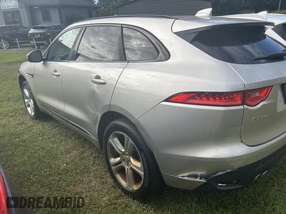 ✅ 2017 Jaguar F-Pace 20d R-Sport • VIN: SADCL2BN8HA088749 • Лот: 43413401. Опубликован ранее на IAAI с пробегом 121 127 миль. Бесплатный доступ к архиву аукционных продаж из США и подробный отчёт об истории автомобиля на DreamBid. Изображение 3.