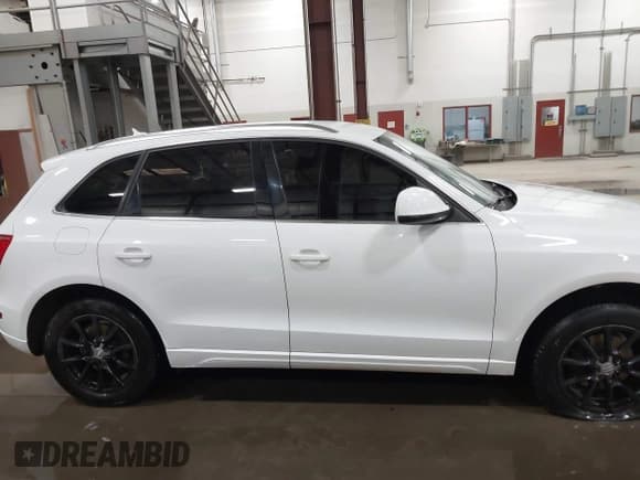 ✅ 2011 Audi Q5 Premium • VIN: WA1CFAFP7BA047054 • Lot: 41771362. Listed on IAAI with 155,066 mi. Free auction sales archive from the USA and detailed vehicle history report at DreamBid. Image 14.