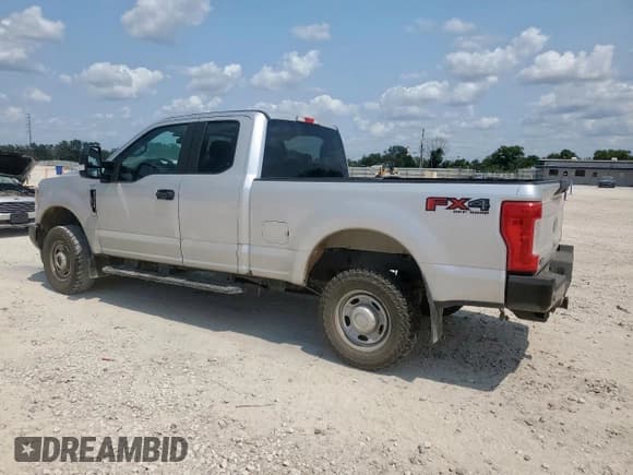 ✅ 2019 Ford F-250 XL • VIN: 1FT7X2B65KEC62013 • Lot: 66282775. Listed on Copart with 100,122 mi. Free auction sales archive from the USA and detailed vehicle history report at DreamBid. Image 2.