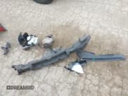 ✅ 2019 Hyundai Santa Fe SEL • VIN: 5NMS33AD6KH116826 • Lot: 43295058. Wystawiony na IAAI z przebiegiem 80 714 mil. Bezpłatny archiwum sprzedaży aukcyjnych z USA i szczegółowy raport historii pojazdu na DreamBid. Zdjęcie 18.